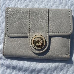 Michael kors wallet trifold